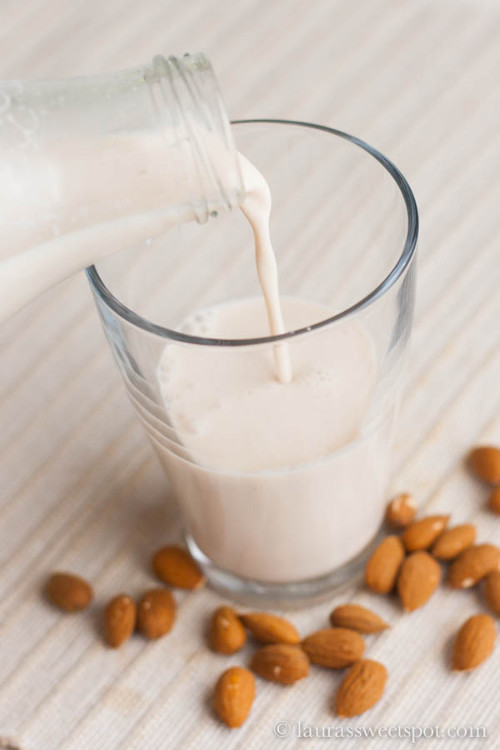 almond-milk 